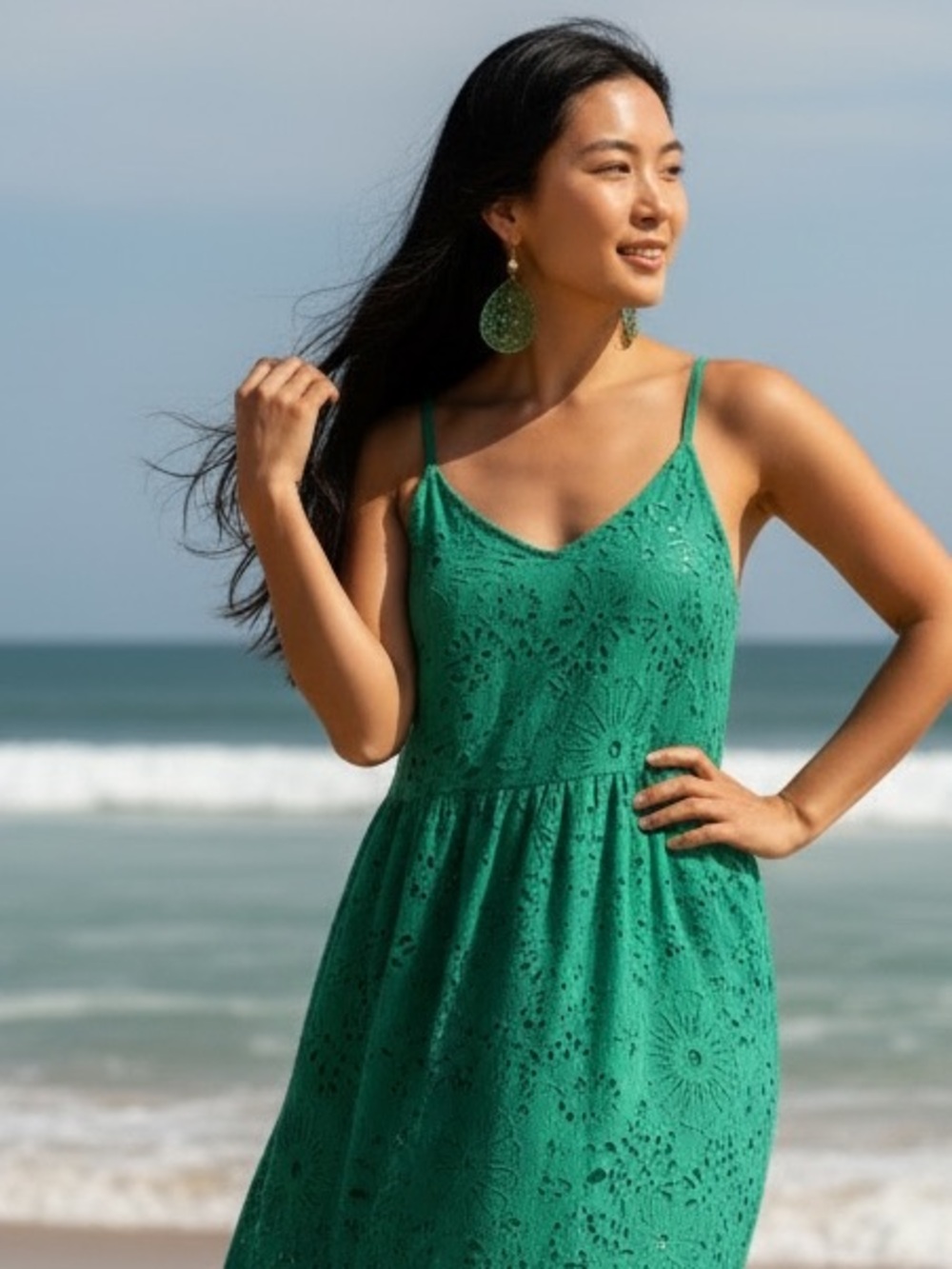 Fashion Jewelry Green Teardrop Filigree Earrings with Rhinestones